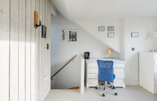 Large, modern, light, open plan designer house - Foto 17