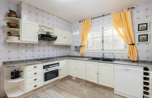 chalet, villa rodeada de naturaleza piscina a doce klm de Valencia y 7 del aeropuerto - Photo 14