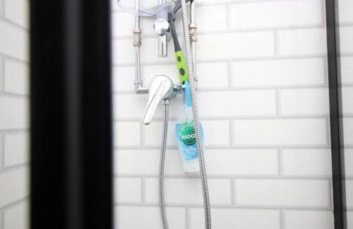 2 Bed Flat - Sleeps 6 - Parking - Wifi - Foto 4