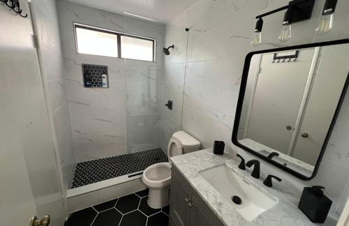 Large Pool & Patio Cozy Single Story Family House - Foto 30