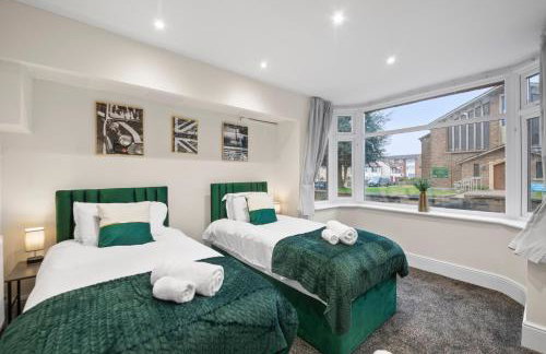 5 Bed House - Sleeps 11 - Parking - Garden - Wifi - Foto 1