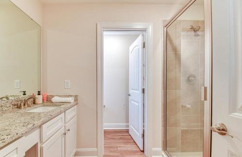 10 Mi to Downtown Raleigh Family Retreat - Foto 16