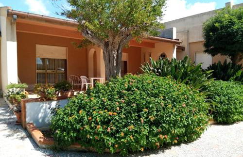 Charming House in Marsala with Private Garden - Foto 2