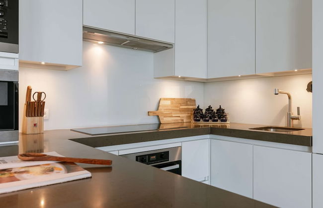 Modern Antwerp Apartment With City Views 2 Bedrooms - Photo 15