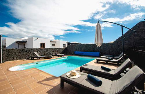 Villa Vista Reina - Luxury 6 Bedroom - Heated Pool- Views - Pool Table - Vista Lobos - Playa Blanca - Photo 7