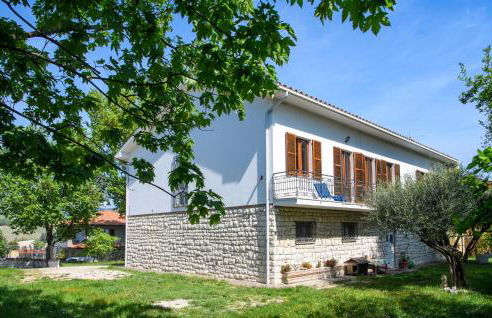 Amazing Apartment In Montefelcino - Photo 13