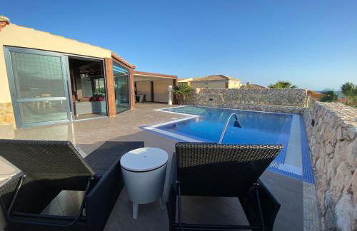 VILLA LOBA WITH PRIVATE POOL - Photo 5