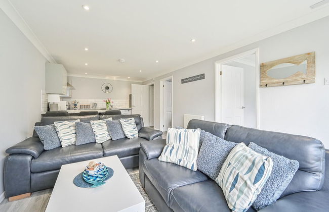 2 Bed Villa Sleeps 4 - Wifi, Garden, Sea Views - Foto 14