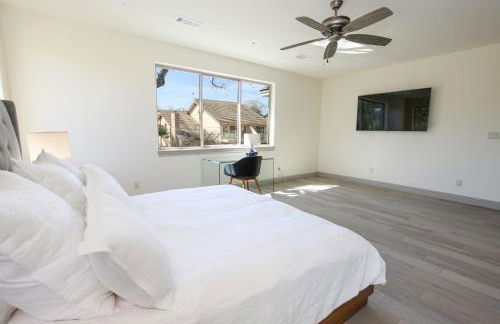 Contemporary, Luxury Retreat on Lake LBJ with Heated Pool - Foto 15