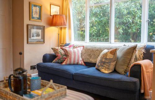 Beautiful 2 Bedroom Cottage in the Cotswolds - Photo 50