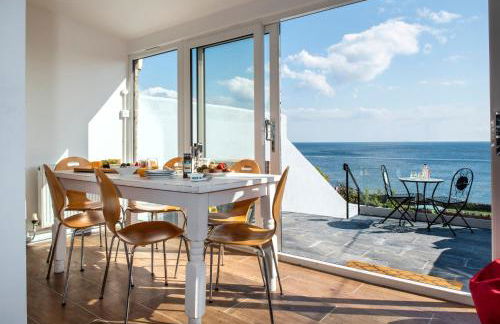 Hawkins Cottage with Hot Tub - Photo 1