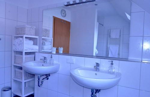 zentrumsnahe Ferienwohnung im Grünen - Foto 13