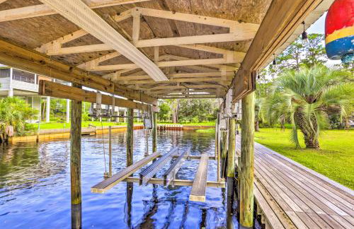 Waterfront Home Spectacular On-Site Fishing! - Foto 30