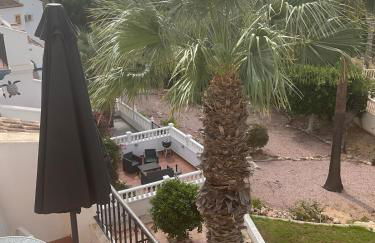 Modern, lovely, poolside 2 bedroom apartment - Foto 23