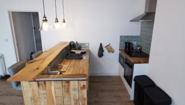 Lovely Seafront 2 bed flat in Aberystwyth - Photo 3