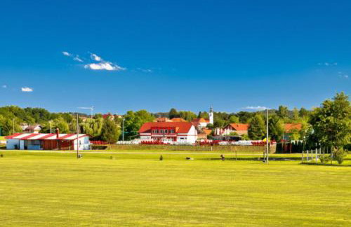 Timber Cottage With Pool - Happy Rentals - Foto 41