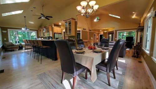 Woodshores Retreat - cozy retreat, hot tub, Lk MI - Foto 4