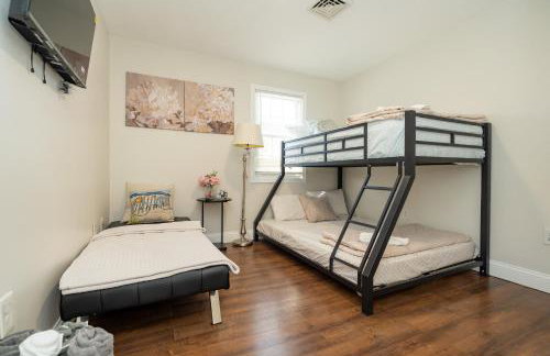 12BCozy 3BR Apartment with Koi Pond in Worcester - Foto 45