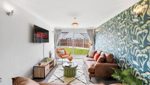 Grab a Deal Today! Massive Home For Contractors & Parking for 4 - Foto 4, Garden, Garden view, locker