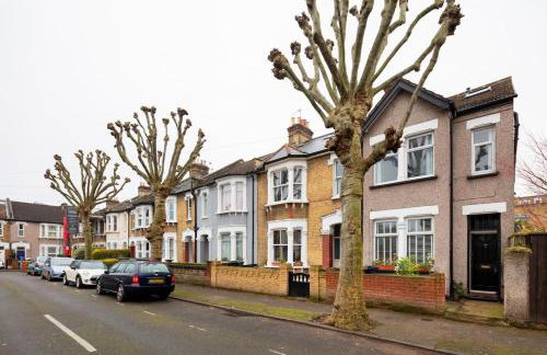 Well-equipped 4 bedroom family home with garden - Foto 9