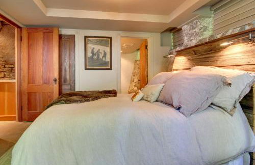 Serene Silver Bay Home on Lake George with Boat Slip - Foto 18