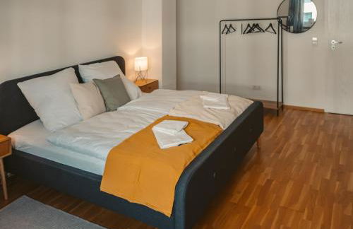 K15 Cozy, Unique & Spacious 3-Room Apartment with Balcony or Single Room by LIPA - Foto 23