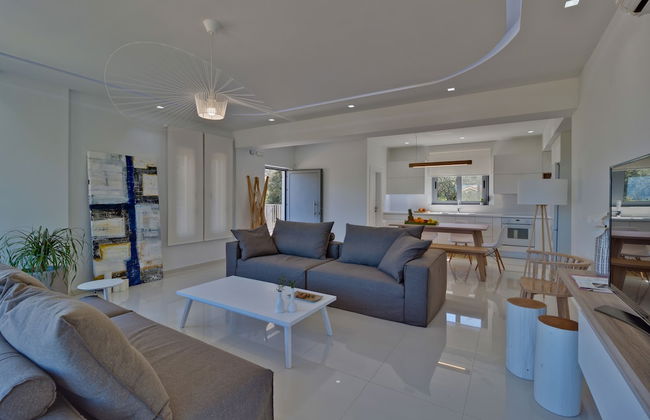 Asterios Villa - Photo 11