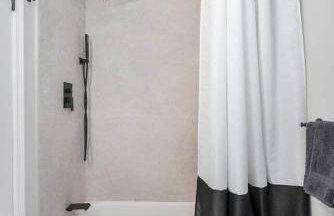 Quaint house, king bed 2min from down town - Photo 50