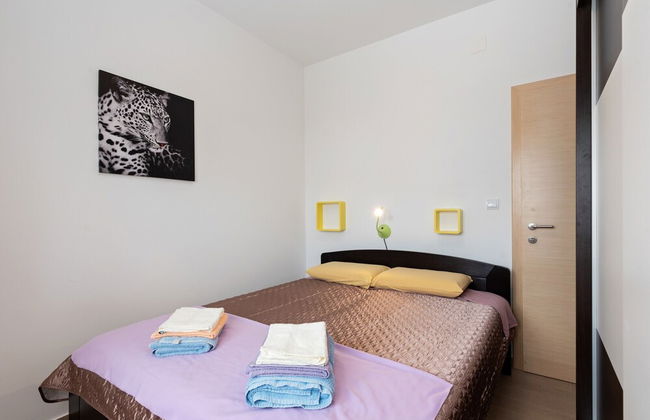 Simplistic Apartment in Neviđane with Balcony - Foto 8