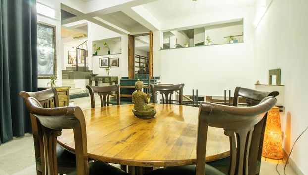 Coin salon dans le hall