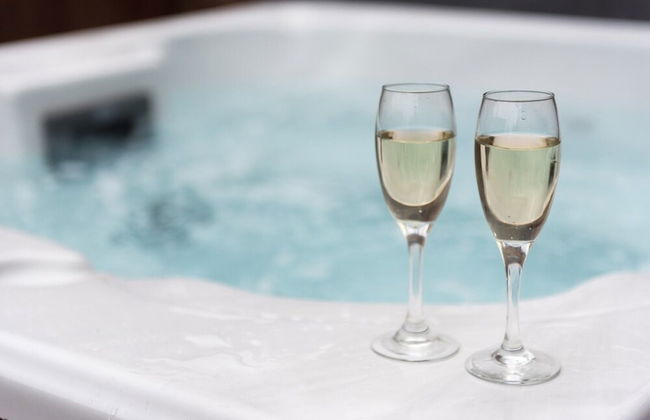 Birch Lodge 19 with Hot Tub - Foto 9