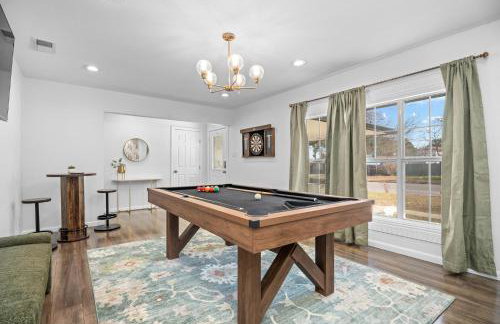 Relaxed Luxury Pet Friendly Home with Pool and Backyard Lounge in San Antonio, TX - Foto 5