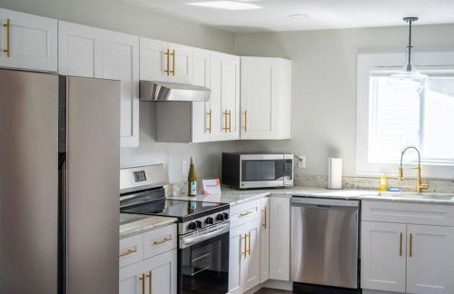 Jefferson & Grounds 3BR Steps from HWS and Hot Tub - Foto 20