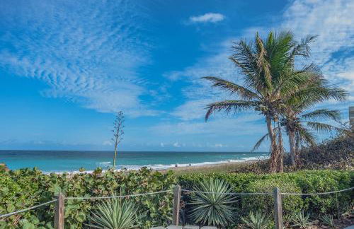 Island Beach House with No Extra Fees - Photo 19