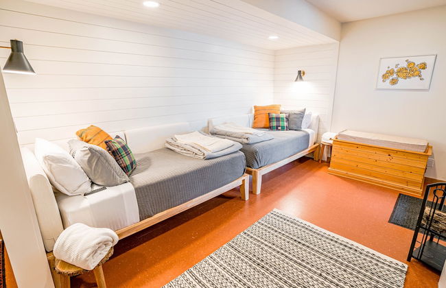 Somerset - Estate - Photo 34