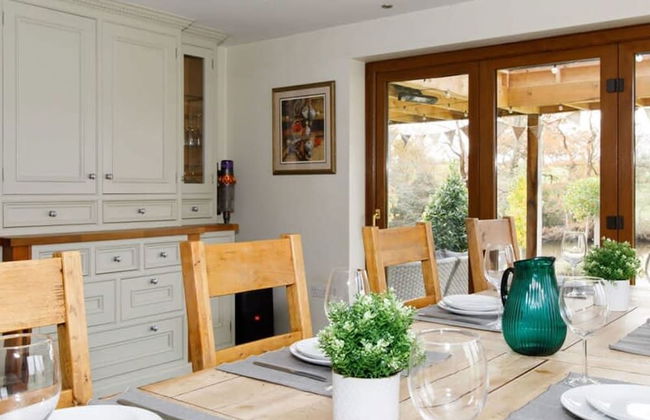 Serene Riverside 6BR Luxury Retreat in Curdridge - Photo 11