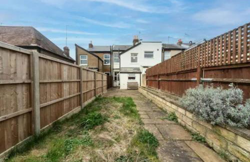 Charming Period Home near Surbiton with Garden - Foto 20