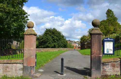 Charming 1 bed riverside apartment - Photo 18