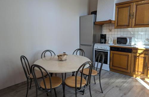 Gîte confortable dans l'ancien presbytère de Futeau, 3 chambres, jardin, WiFi, entre Verdun et Châlons - FR-1-585-13 - Foto 12