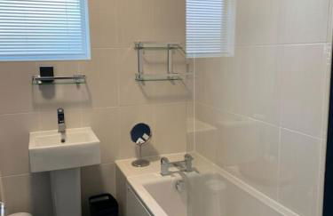 3 Bed Family House Free Parking - Foto 12