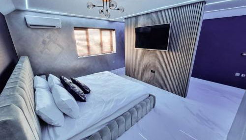 Luxury City Stay: 2-BR Penthouse - Foto 3