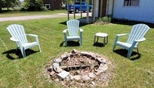 Oscoda Hilltop Haven - Great Location near Beach! - Photo 3