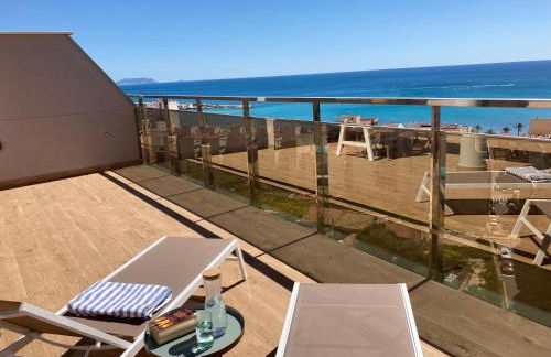 Modern Penthouse - Sea View & Private Rooftop - Photo 3