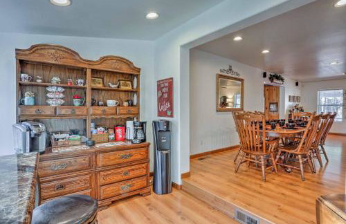 Game Room, Yard, Deck and Fireplace Lakeside Home - Foto 8