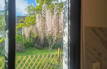 Exquisite tiny house with garden and air con - between Paris-Disneyland - 3mins from train station - Foto 8