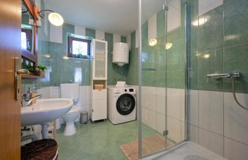 3 Bedroom Beautiful Home In Novi Marof - Foto 35