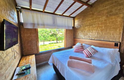 Chalés Vila Carrancas - Ao lado do centro com piscina, cozinha completa e muita tranquilidade - Foto 148