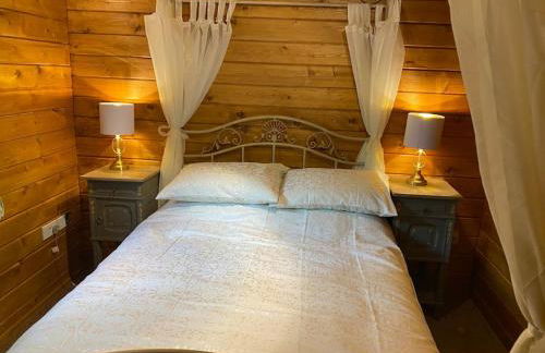 4 bedroom Lodge Hotub-Pool in Surrey UK - Photo 10