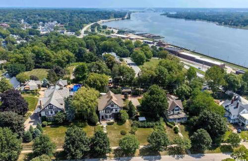 Historic Tudor with River Views & Fun Gaming Room - Foto 3