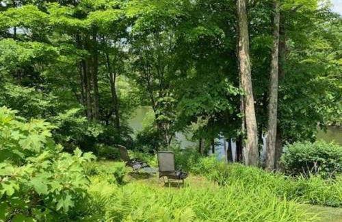 Luxurious Riverfront Cottage with a Hot Tub and a Fireplace near the Twin Lakes, Connecticut - Foto 61